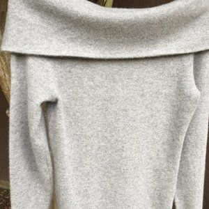 NWOT - Antonio Melani Small Soft Gray Cashmere Sweater